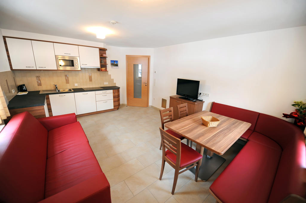 Apartments Restaurant Rusctlea Selva di Val Gardena Habitación foto