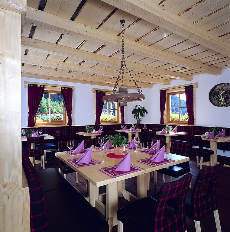 Apartments Restaurant Rusctlea Selva di Val Gardena Exterior foto